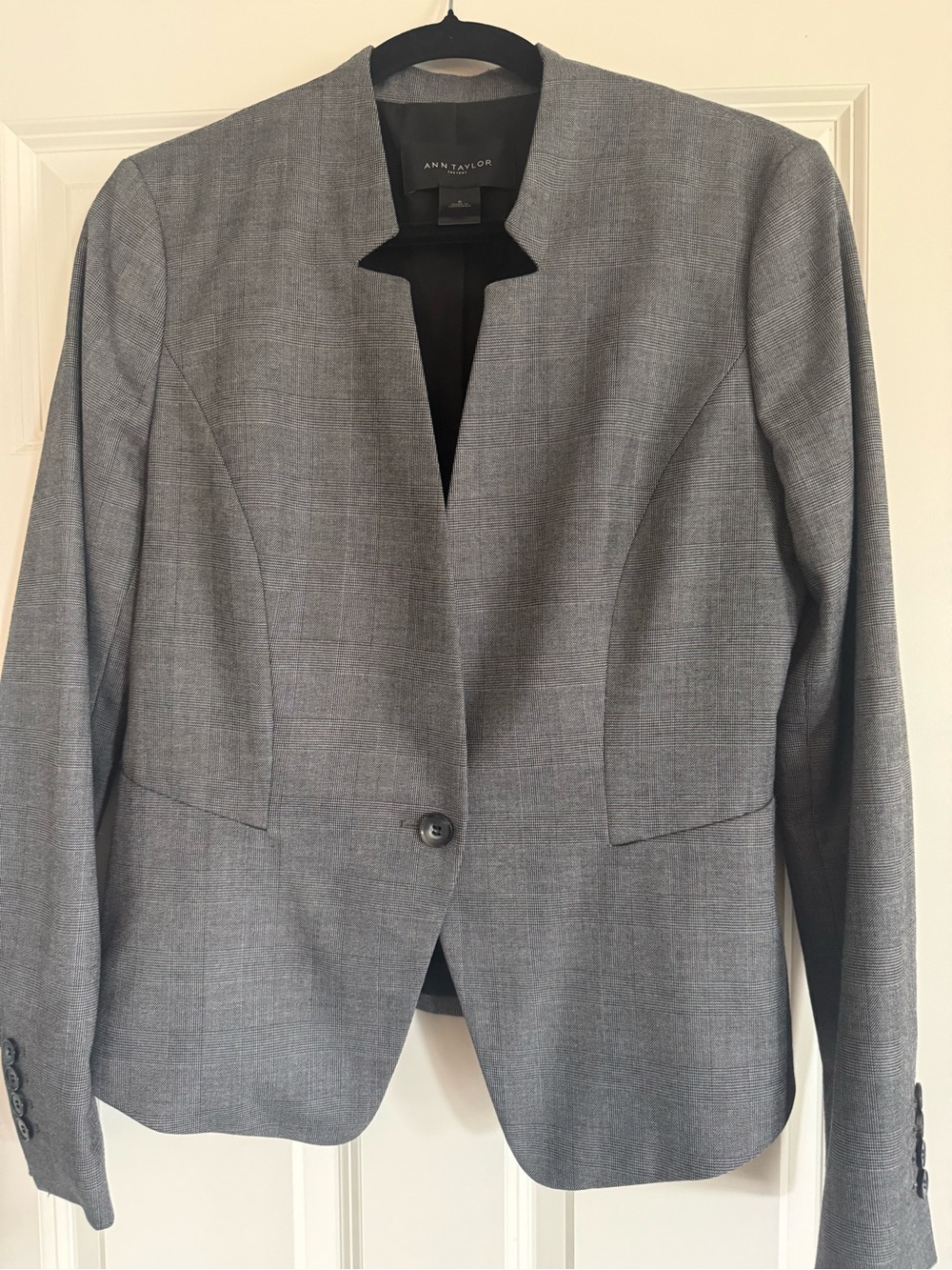 Women’s Tailored Ann Taylor grey plaid Blazer